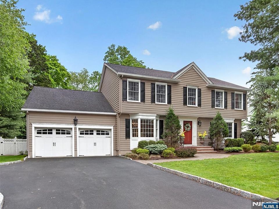 1st image of 607 Poplar Rd
