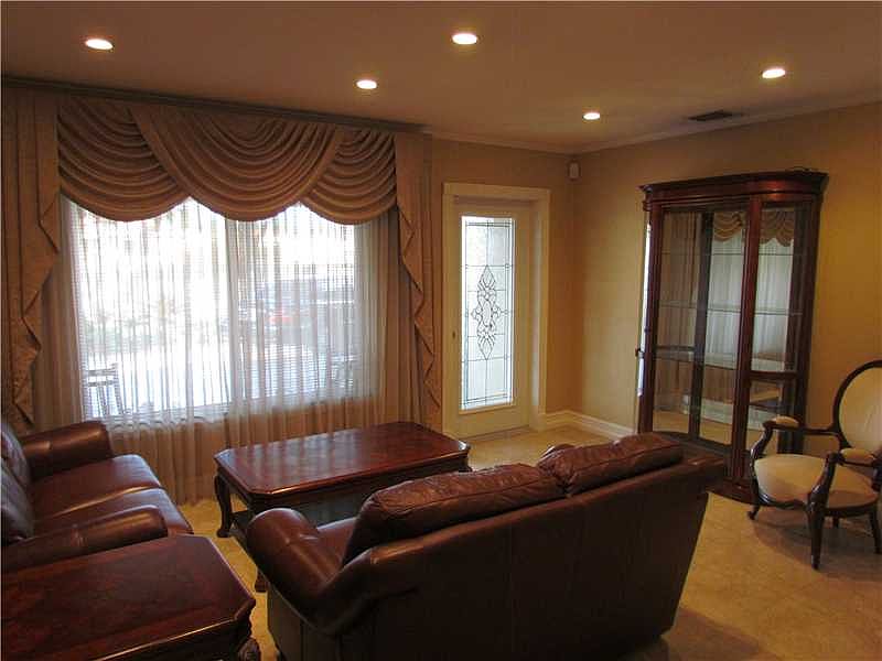 2nd image of 8425 SW 45th St
