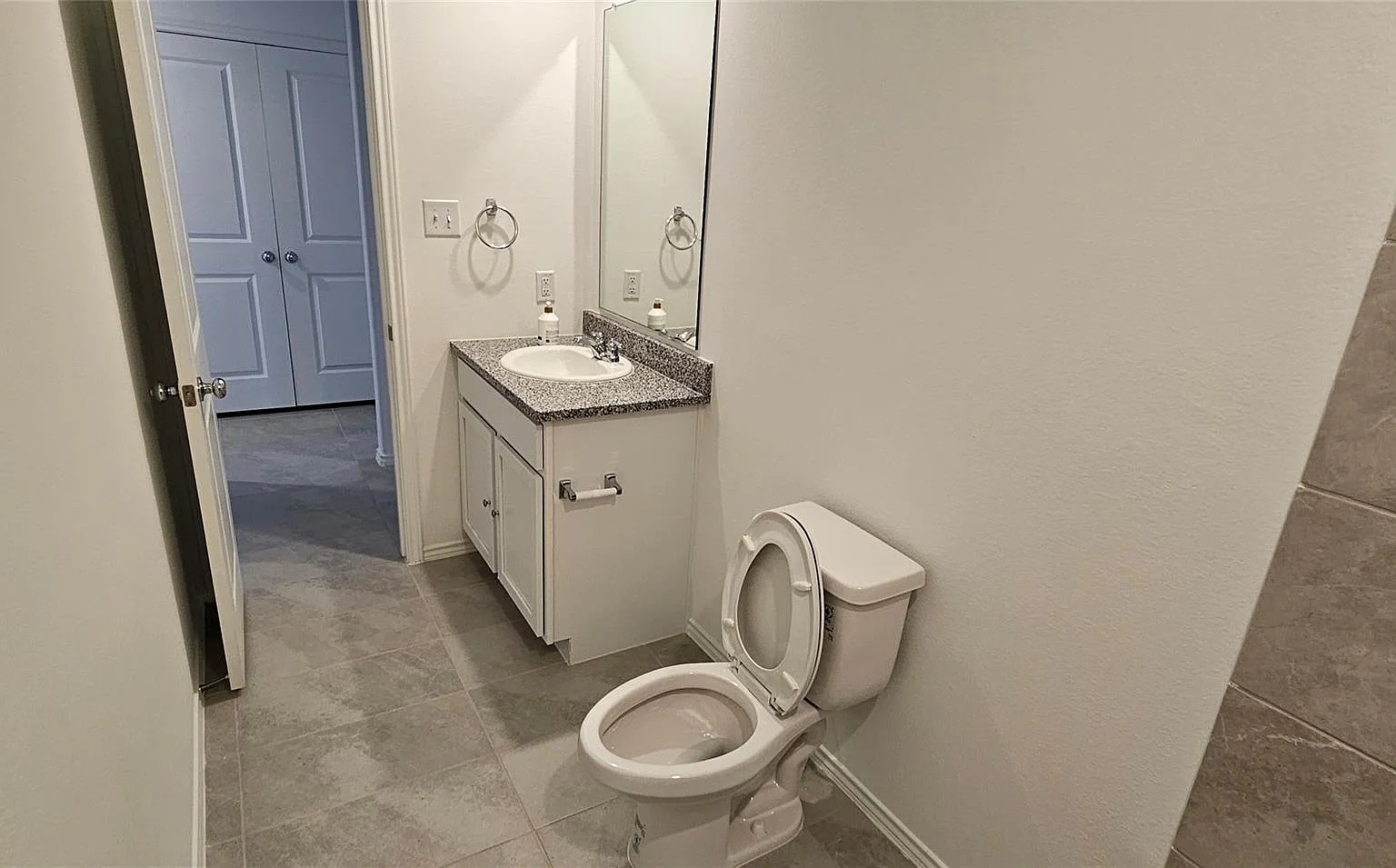 3 bed, 1436 sqft, $2,275 — Photo 2
