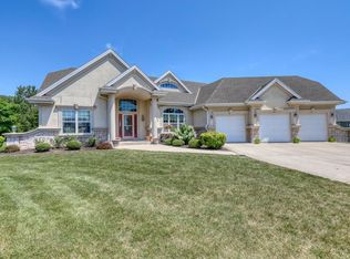 6958 S Craig Ct, Franklin, WI 53132