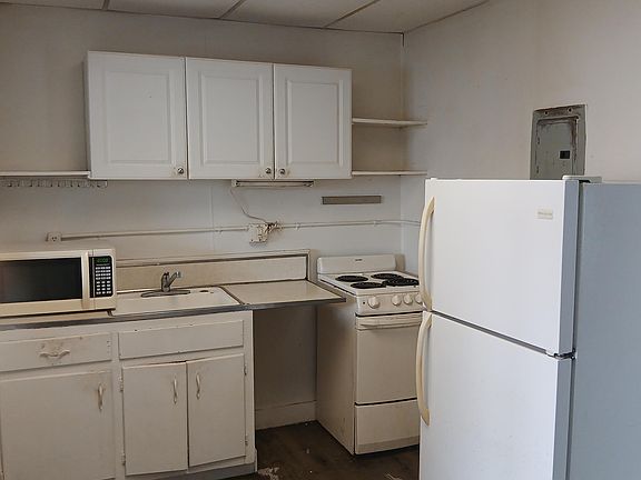 3rd image of 50 N Federal Hwy #4