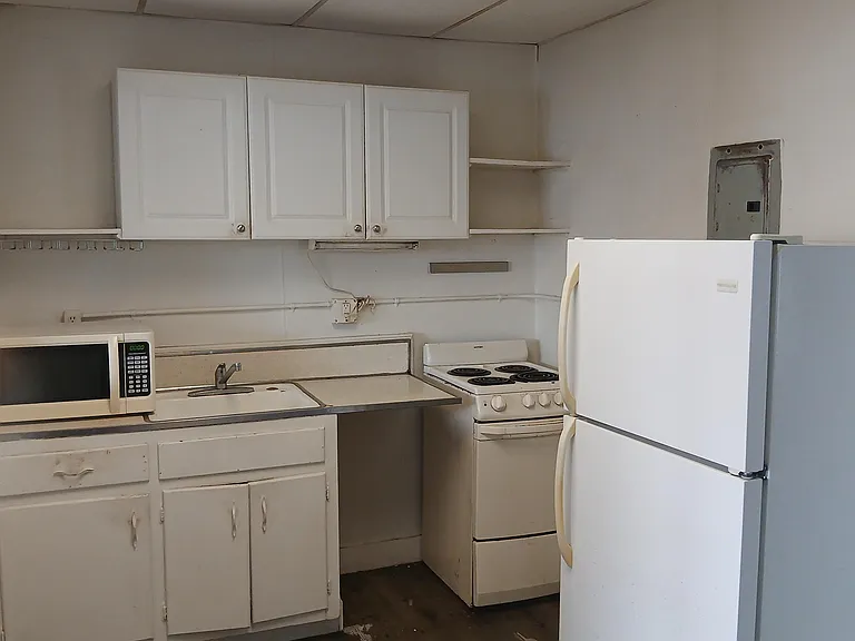 50 N Federal Hwy #4 — Photo 3