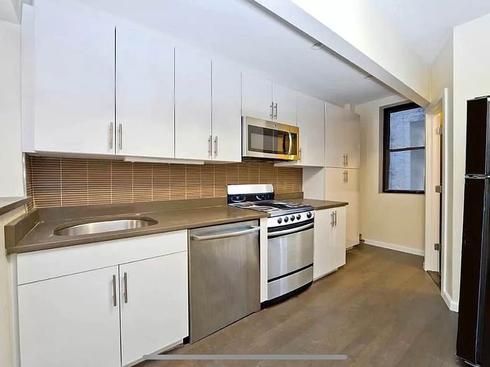 2nd image of 106 Greenwich St APT 16