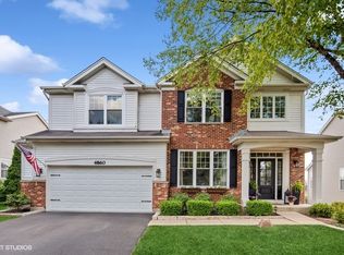 4860 Highwood Ln, Lake In The Hills, IL 60156