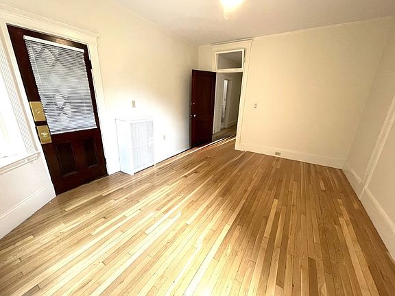 4th image of 75 Longwood Ave #1R