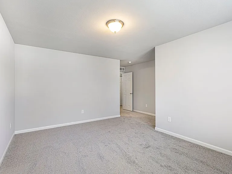 934 Maple Ave — Photo 13
