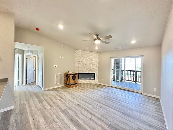 2nd image of 460 N Kansas Ave #12