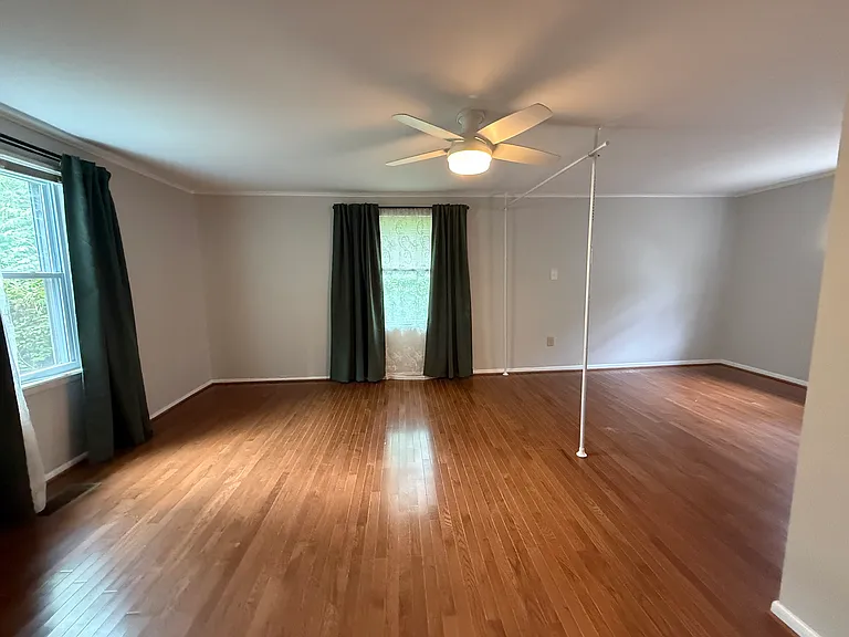 3407 Elkins Ave — Photo 10