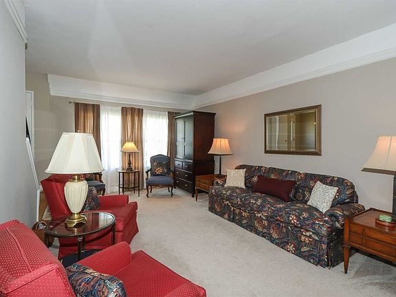 4th image of 5 Brandy Ln