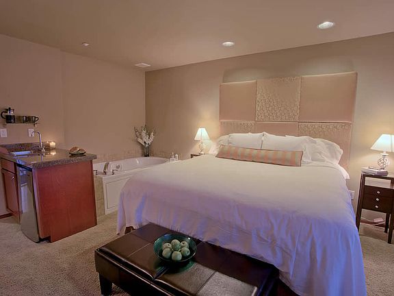 5th image of 322 W Woodin Ave #722