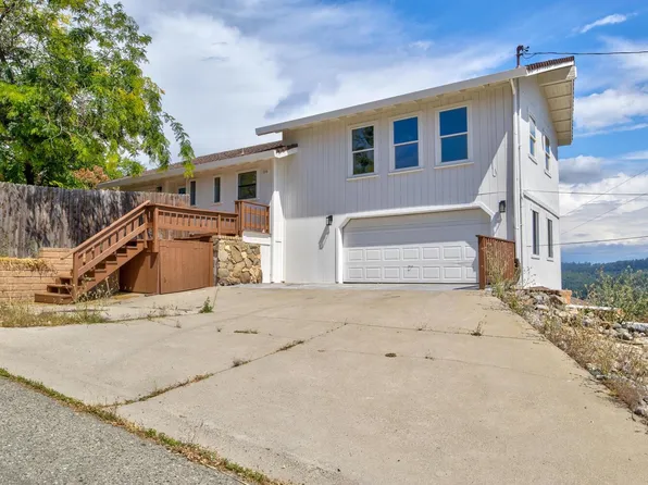 1598 Country Club Dr, Placerville, CA 95667