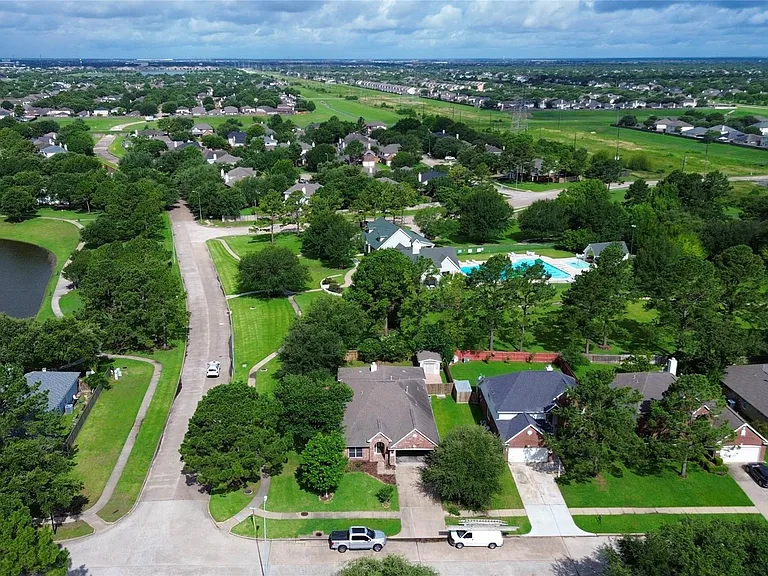 8903 Aberdeen Park Dr — Photo 20