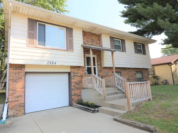 3284 Bluebird Dr, Decatur, IL 62526