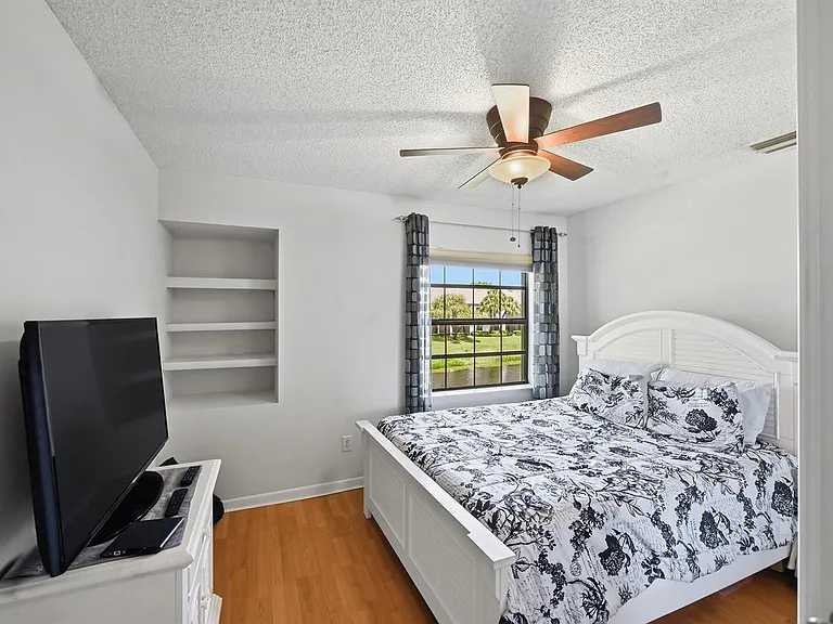 5395 Firenze Dr #K — Photo 6