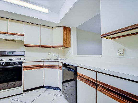 5400 Park St N APT 112, Saint Petersburg, FL 33709 | Zillow