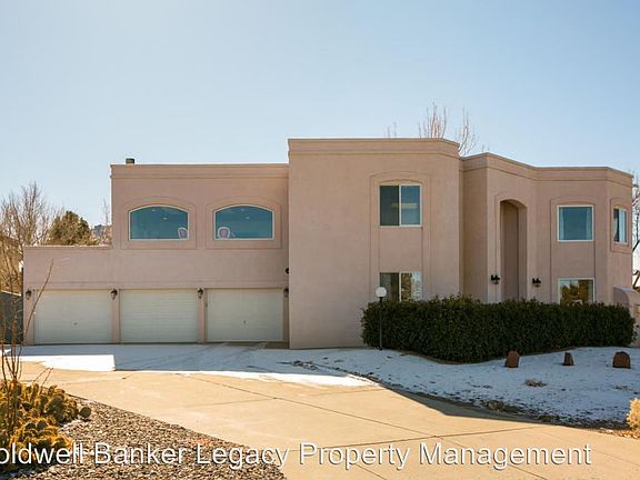 2nd image of 1406 Camino Cerrito SE