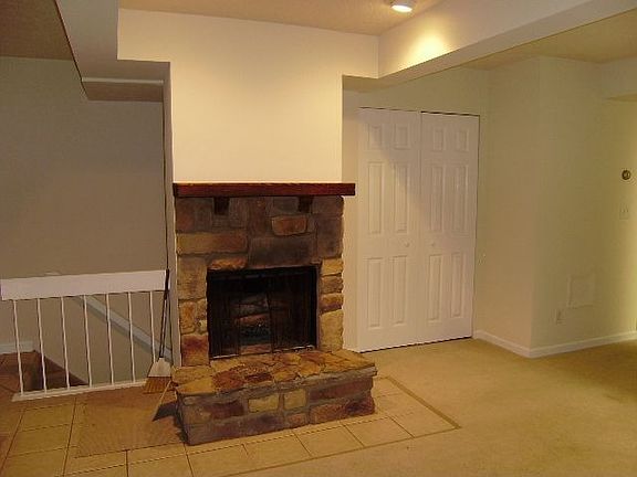 2nd image of 515 Meredith Ln APT 2B