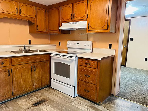 3rd image of 65 Gaskin Rd