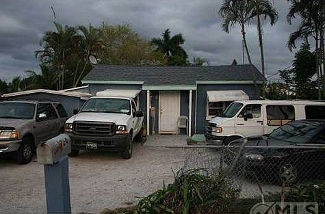 2nd image of 3724 Gulfstream Rd