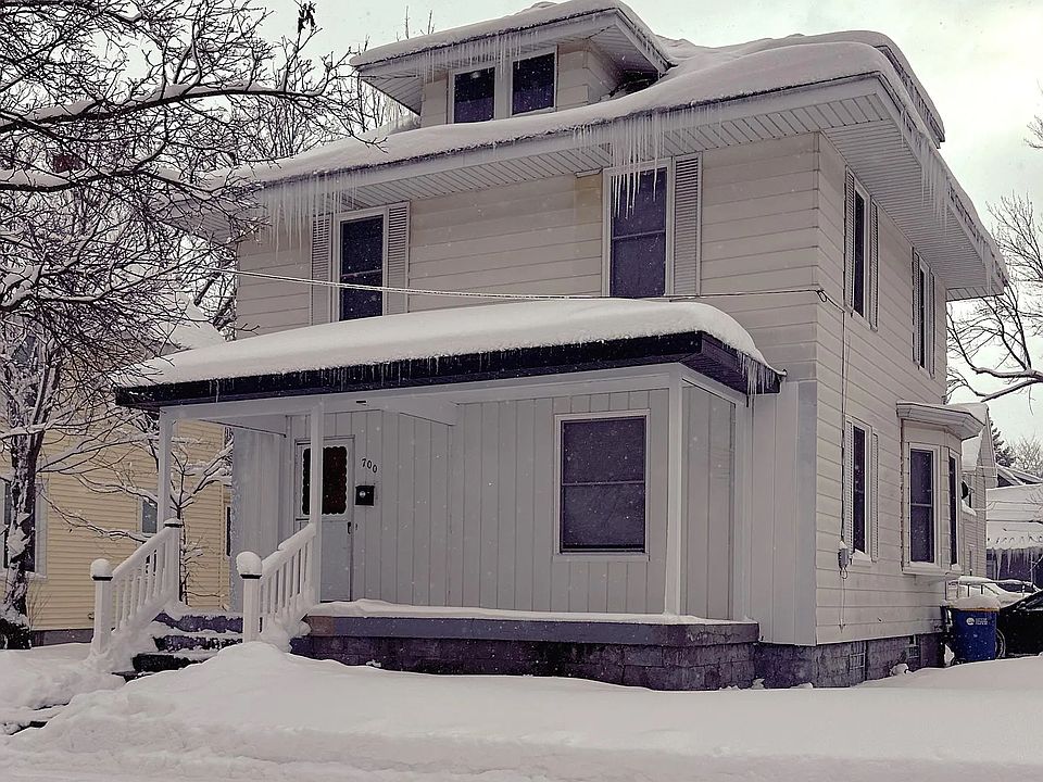 1st image of 700 Thomas St SE