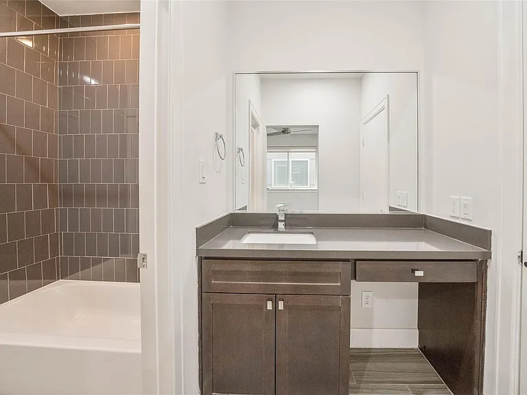 341 Eado Park Cir — Photo 5