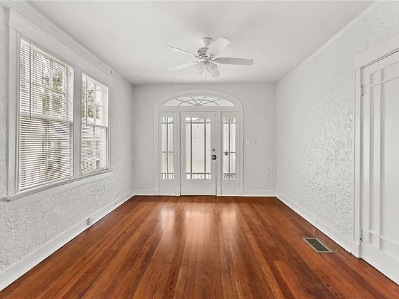 3rd image of 2824 Audubon St