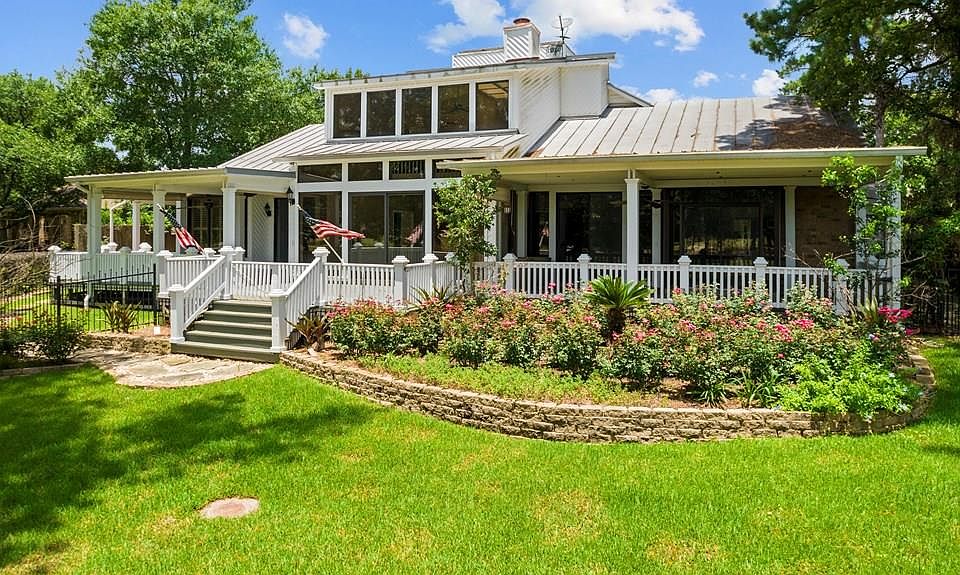 1st image of 404 Crown Colony Dr