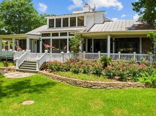 404 Crown Colony Dr, Lufkin, TX 75901