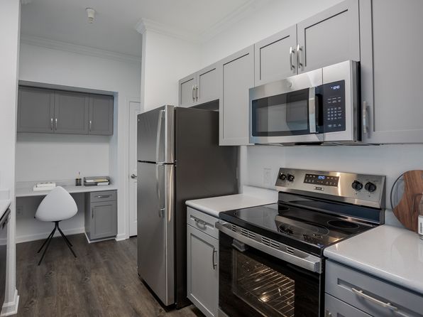 4450 El Centro Rd APT 227