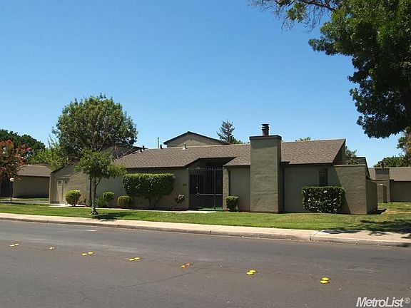2nd image of 615 Plaza De Las Sierras