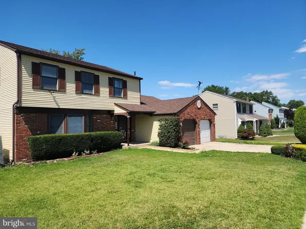 133 Hampshire Dr, Deptford, NJ 08096