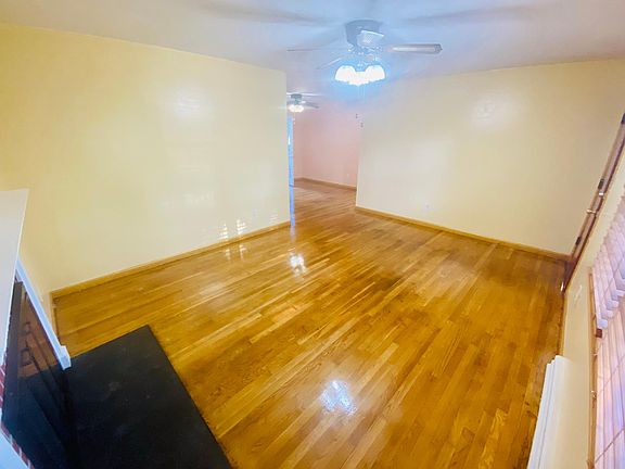 5th image of 834 Catalina Dr