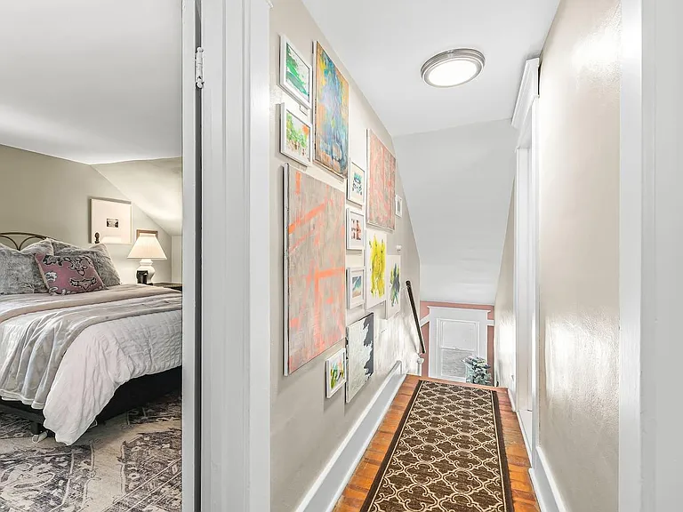 211 Catalpa Dr — Photo 35