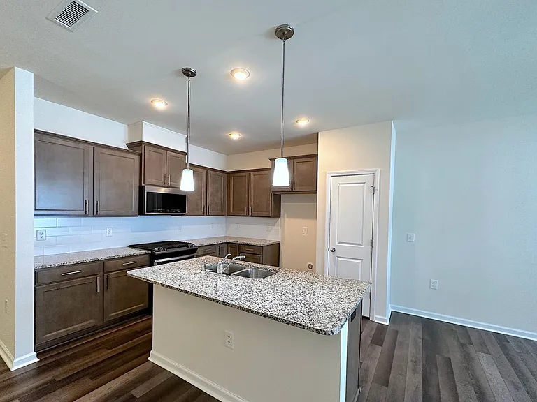 17 Whitesell Way #1 — Photo 3