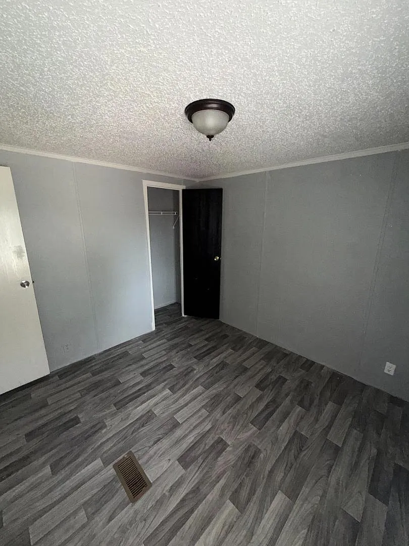 21803 Shelbourne Crossing - 21803 — Photo 2