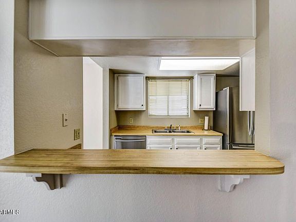 4th image of 850 S River Dr Unit 1015