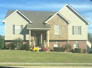 422 River Heights Dr, Clarksville, TN 37040