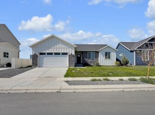 2381 E Cobble Creek Ln, Eagle Mountain, UT 84005