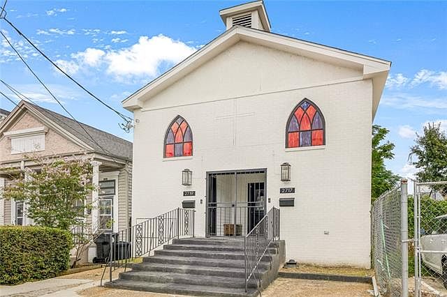 1st image of 2719 Amelia St