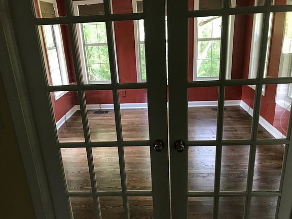 5th image of 414 Wood Branch St