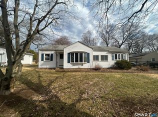 13 Jubrey Ln, Windsor Locks, CT 06096