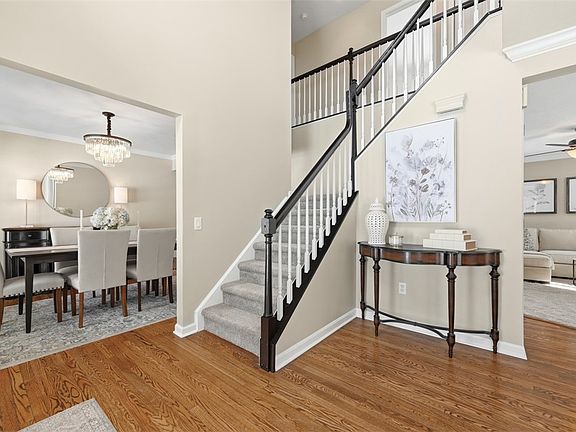 2nd image of 1039 S Lake Dr