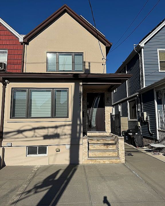 1st image of 2039 E 65th St