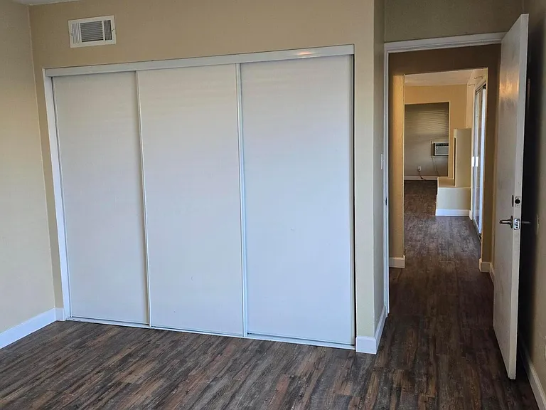 9002 W Roma Ave — Photo 11