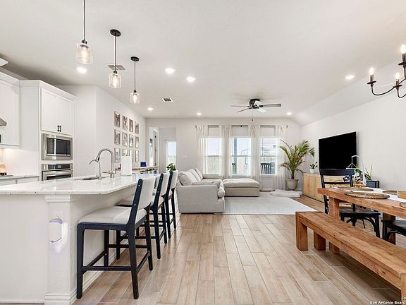 3rd image of 2625 BLOOMSBURY STREET