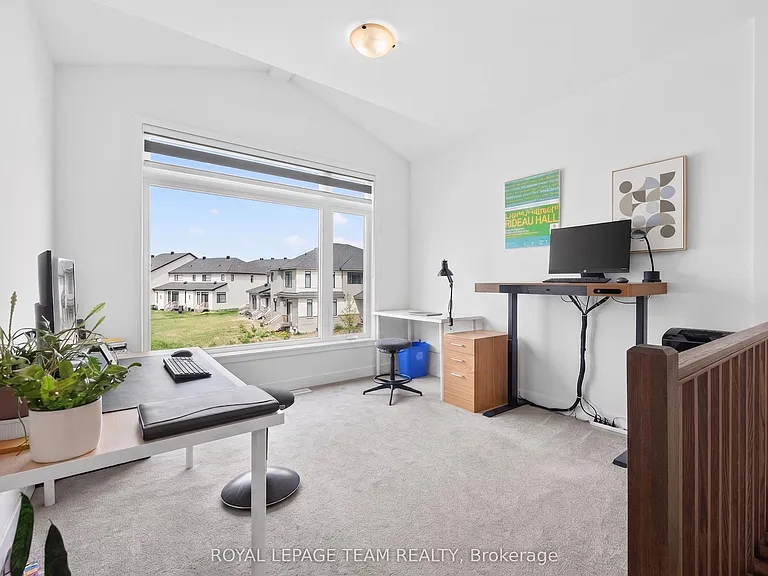 160 Highgarden Ter — Photo 37