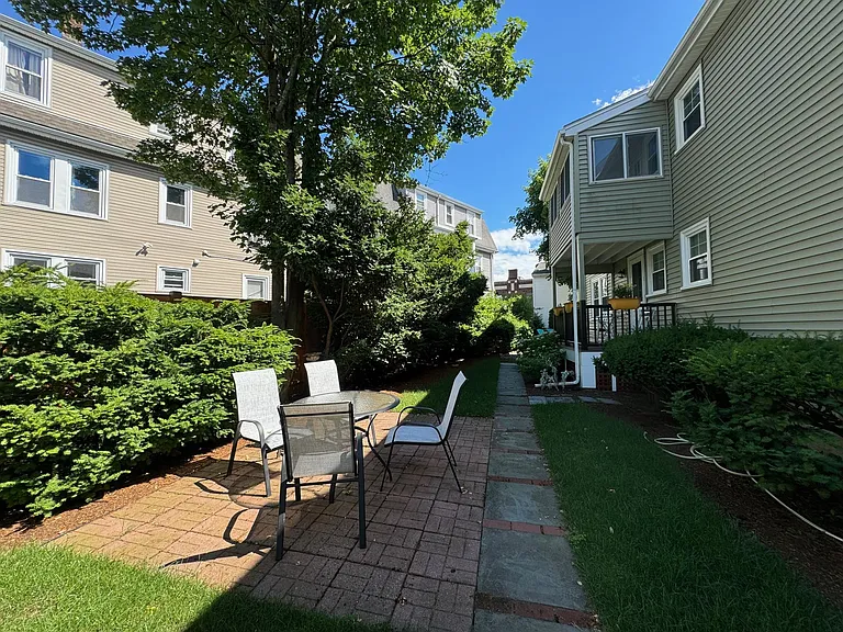 15 Grove St #2 — Photo 15