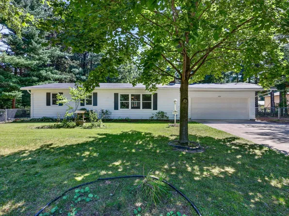 16103 3rd St, Three Rivers, MI 49093