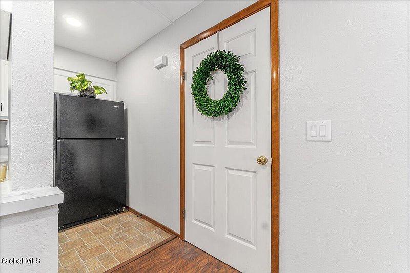 5th image of 218 Monmouth Way