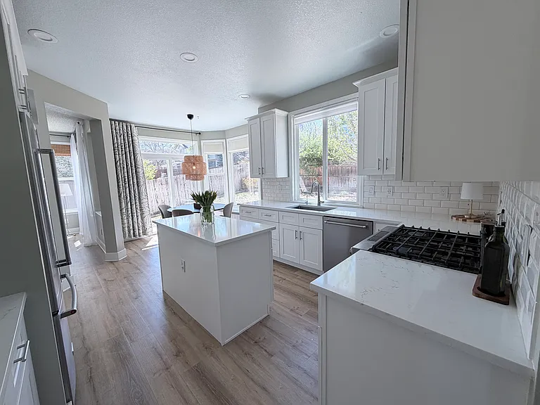 5381 S Dunkirk Way — Photo 9